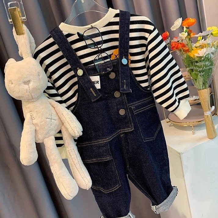 Yếm bò cho bé gái , sét yếm jeans xanh dài kèm áo sọc sành điệu cho bé gái
