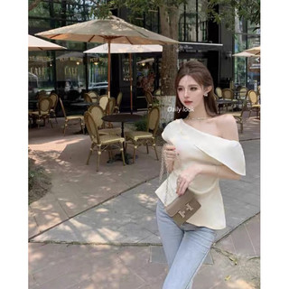 Áo sơ mi lệch vai vạt chéo nhún eo