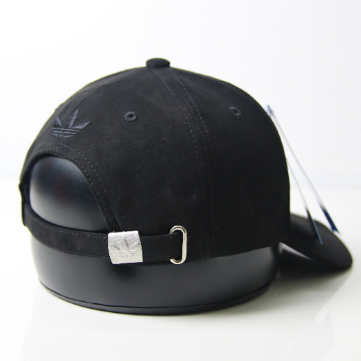 NÓN THÊ THAO A DI DAS DA LỘN XỊN XÒ 2 MÀU ĐEN NHÁM KHOÁ CÀI XỊN CHUẨN STORE