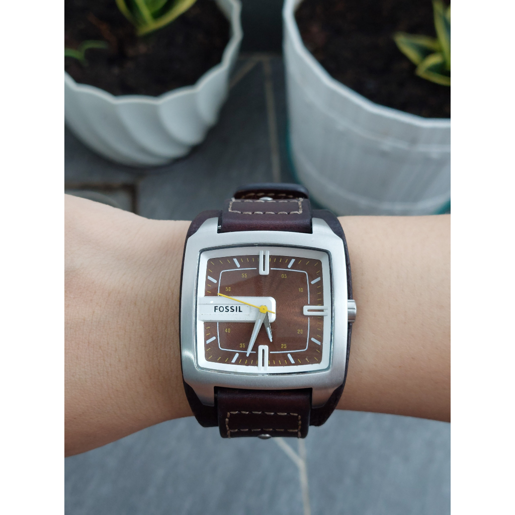 Đồng hồ nam Fossil mặt nâu chạy pin hàng si