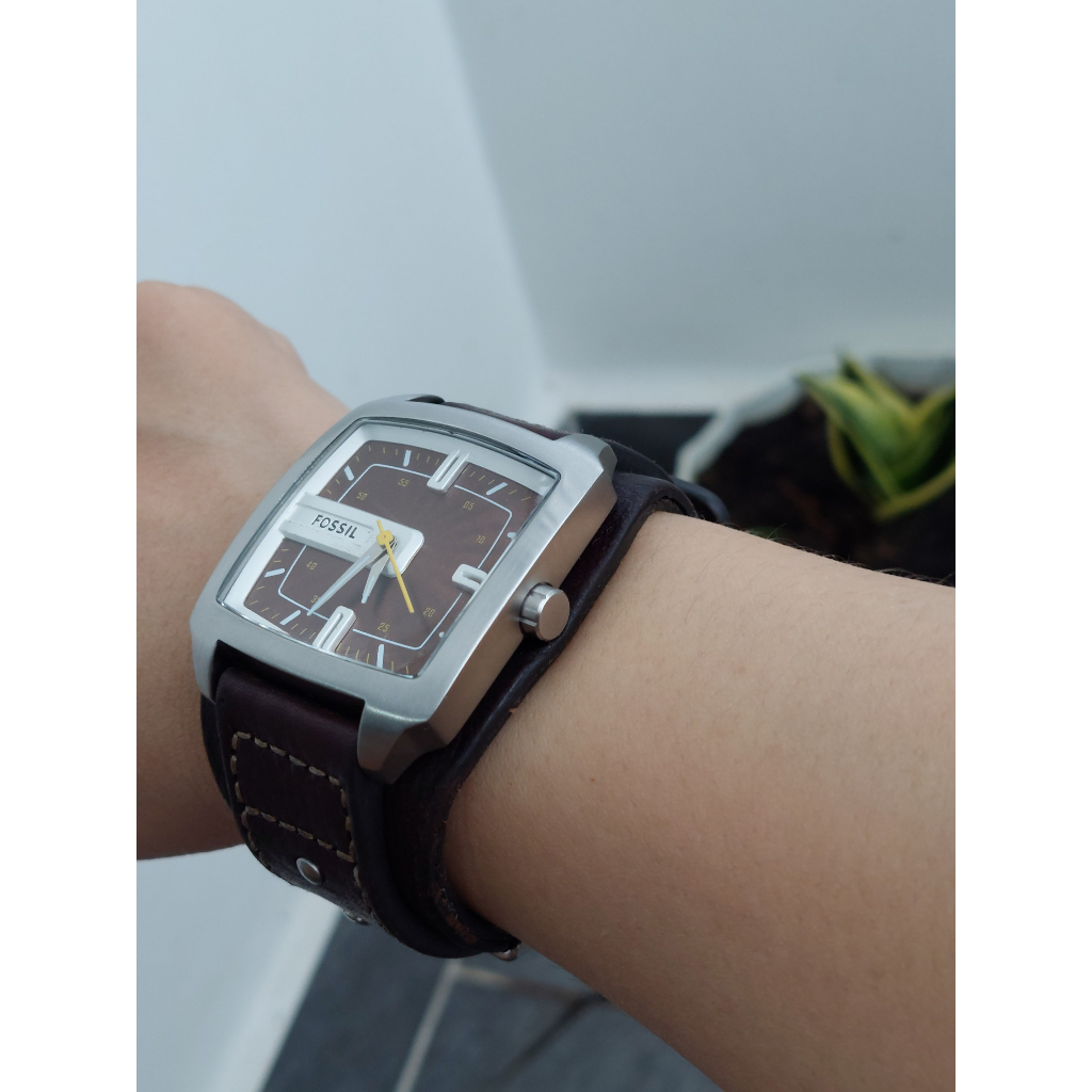 Đồng hồ nam Fossil mặt nâu chạy pin hàng si