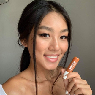 Son dưỡng mềm môi Vaseline Stick 4,8g