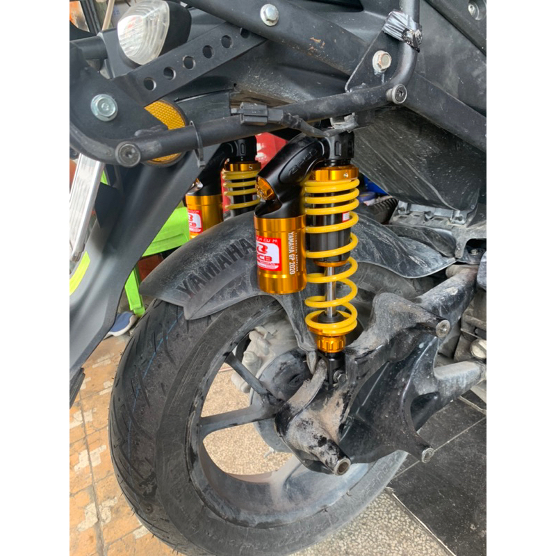 Phuộc VD Racingboy có núm tăng chỉnh cho NVX màu vàng