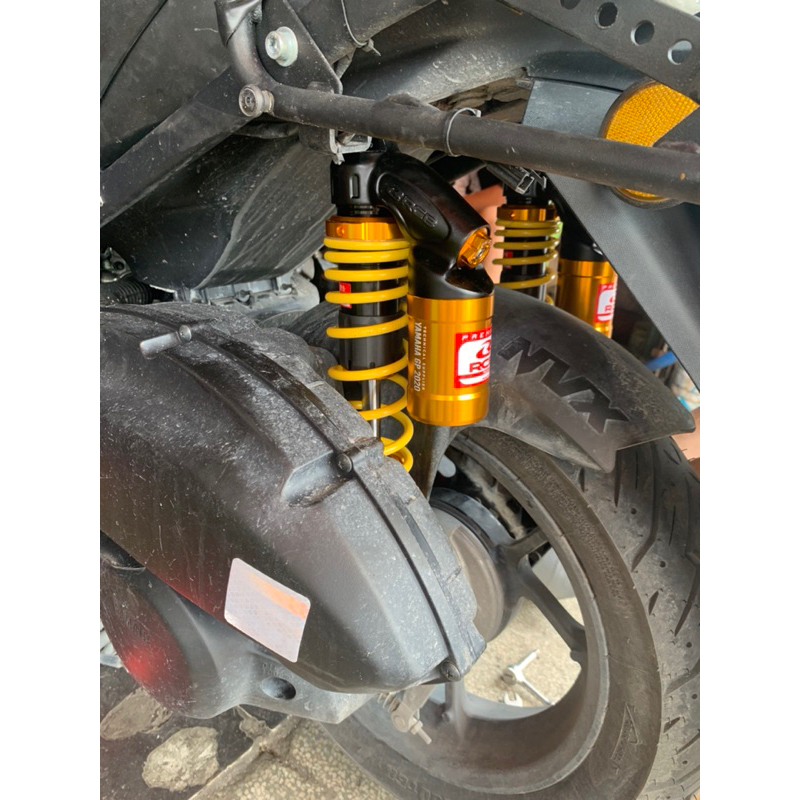 Phuộc VD Racingboy có núm tăng chỉnh cho NVX màu vàng