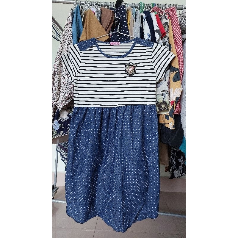 Đầm nữ 36 size M ngực 86-90cm.