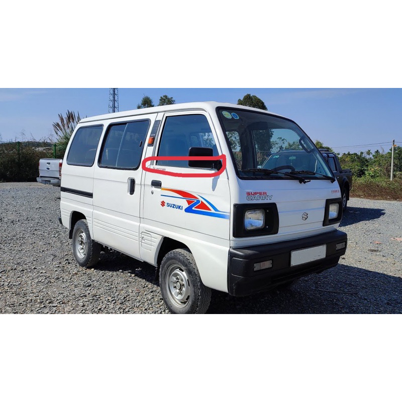 1 cái nẹp chân kính  cho cánh cửa trước cho xe suzuki 7 chỗ/ suzuki van/ suzuki 500kg  /giá 1 cái