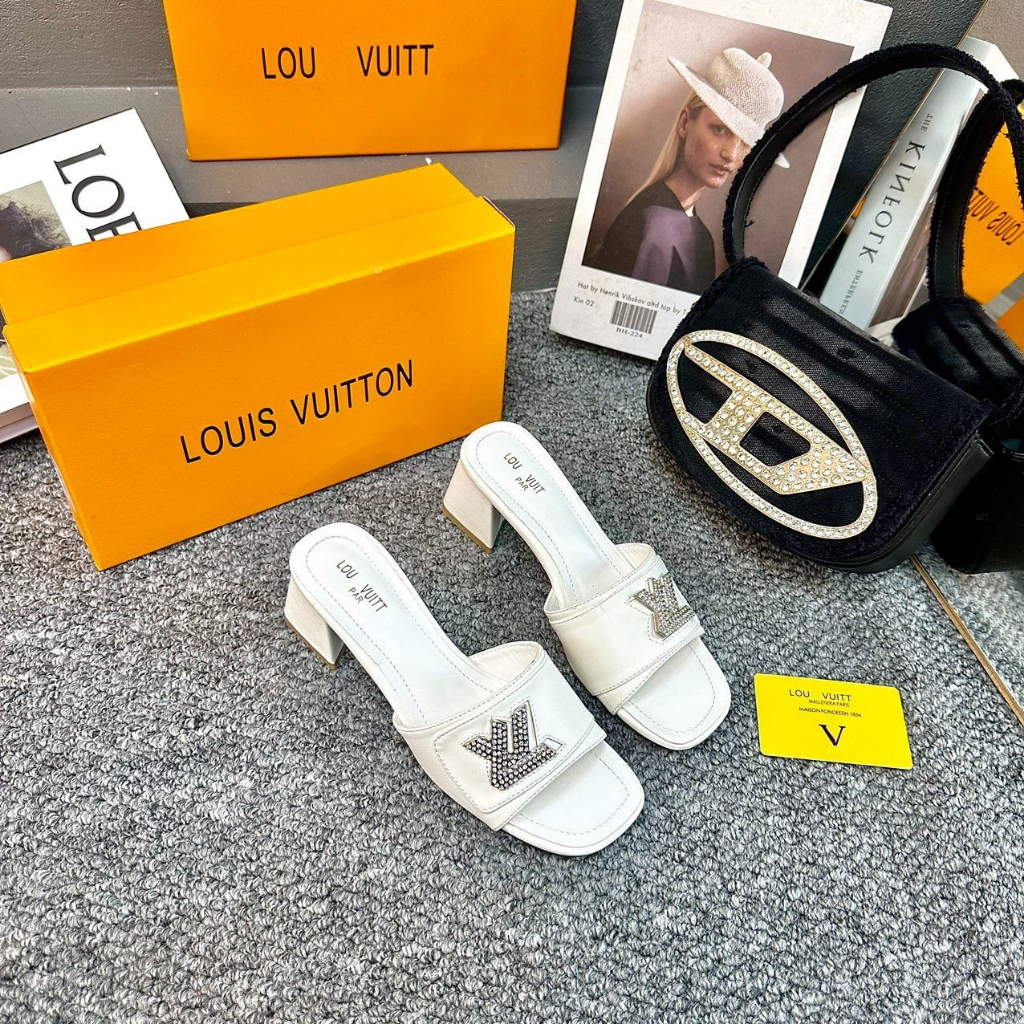 Guốc cao gót nữ quai ngang logo đá da mềm 5p fullbox