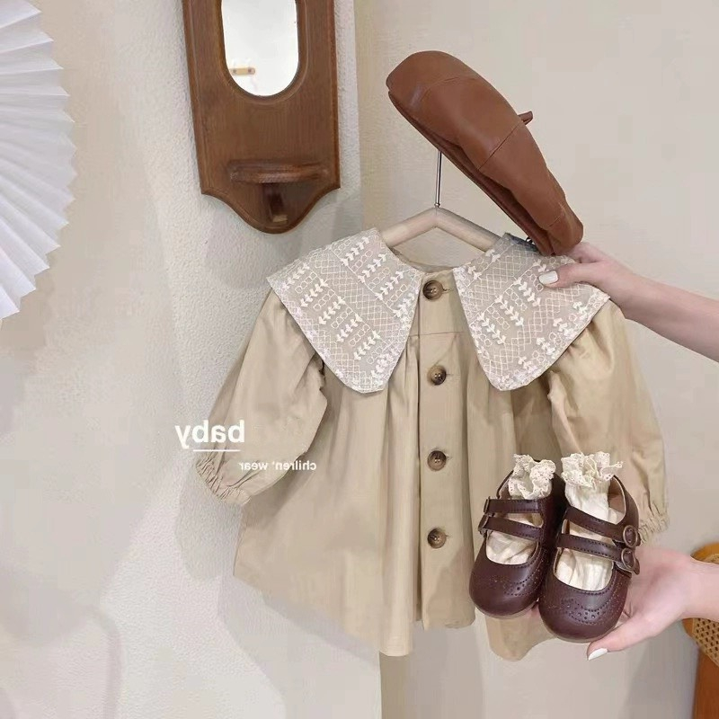 (ORDER) Áo khoác mangto kaki bé gái cổ bẻ búp bê cài dọc khuy, xòe babydoll thu đông style Hàn Quốc