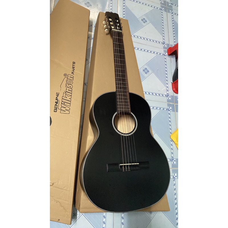 Đàn guitar classic màu đen