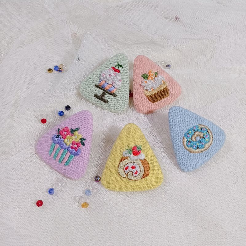 Kẹp tóc thêu tay handmade cho bé