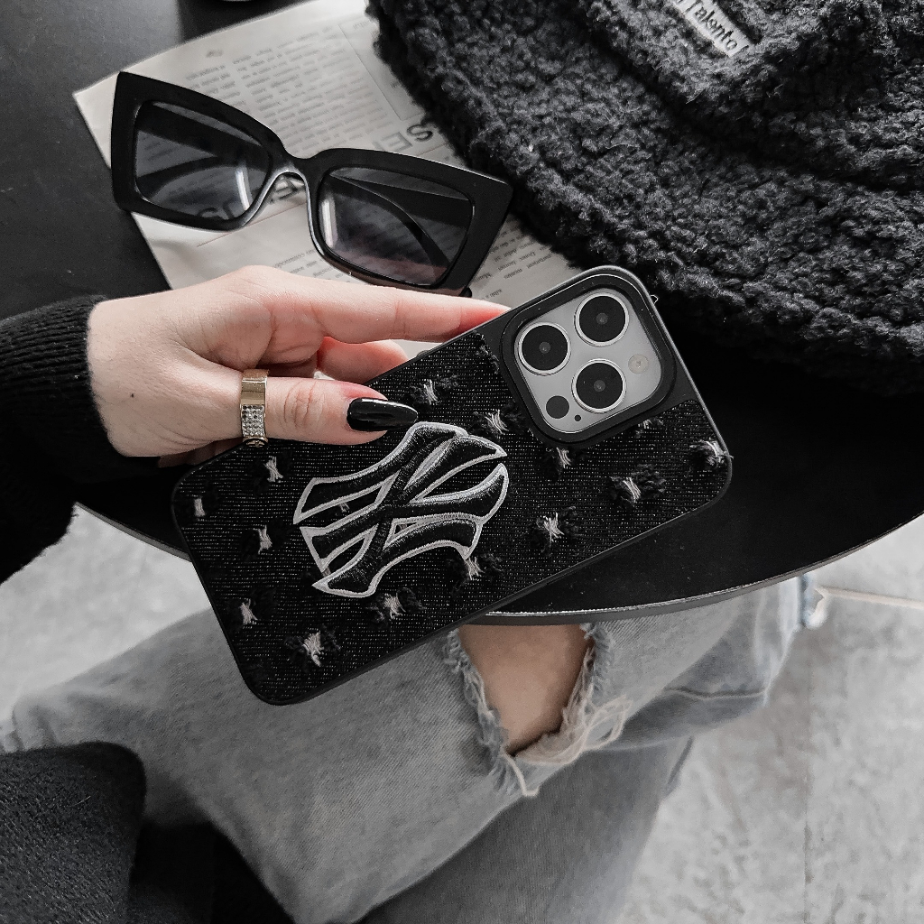 Ốp lưng iphone PHỦ VẢI BÒ ĐEN RÁCH N.Y 7plus/8plus/x/xsm/11/11promax /12prm/13/13prm/14pro/14prm Anh gà case