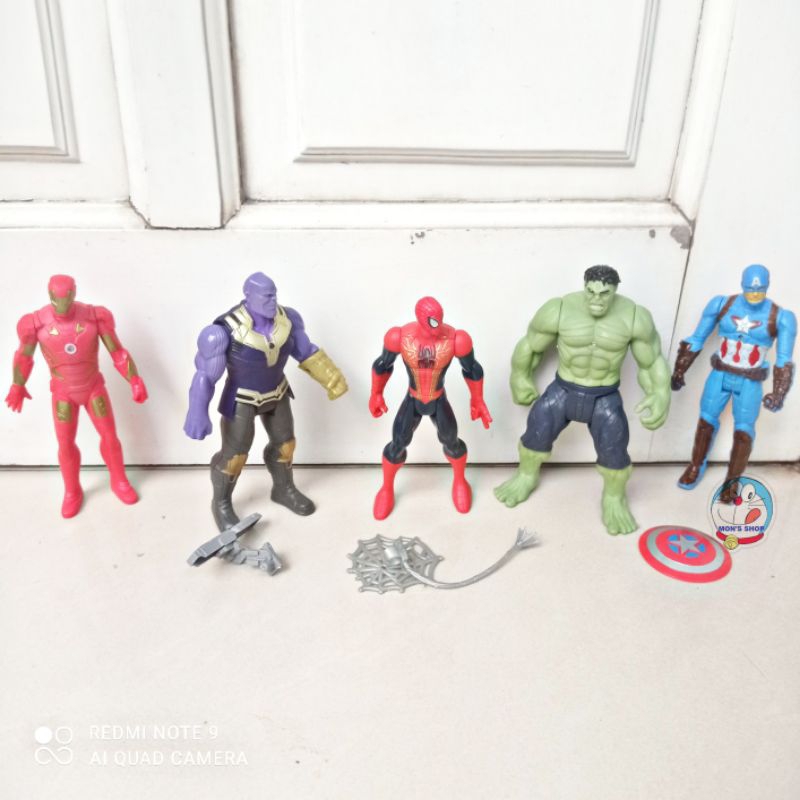 Bộ 5 siêu anh hùng Avengers tích hợp sẵn pin phát sáng