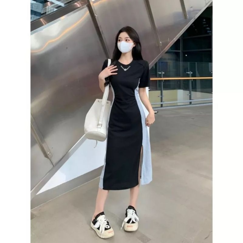 Đầm Thun Bigsize Dáng Dài Xẻ Tà Viền Xám Đậm Phối Phụ Kiện