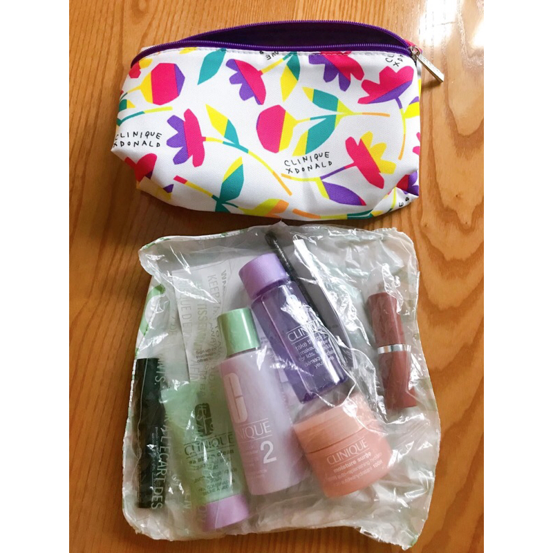 Set mỹ phẩm Clinique gồm 8 món - USA