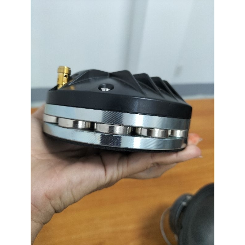 Treble 750 Neo Bi hàng nhập khẩu chính hãng