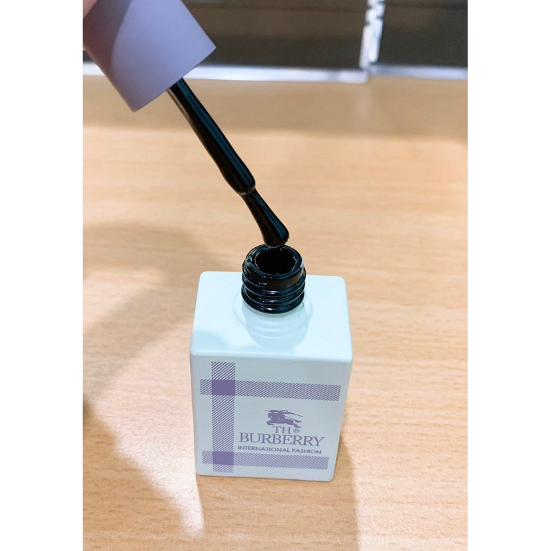 Sơn gel Burberry trắng đen sữa gạo