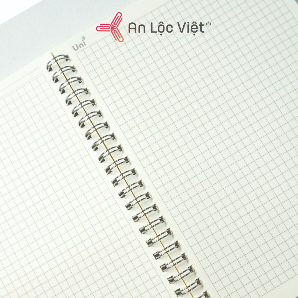 Sổ lò xo A5 160 trang kem kẻ caro, bìa cute dễ thương, giấy định lượng 70gsm, màu kem chống lóa mắt