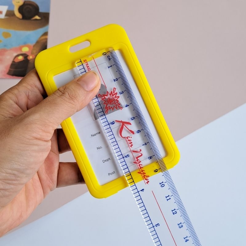 Bảng tên nhân viên, bao đựng thẻ học sinh gồm 10 màu sắc, kích thước tiêu chuẩn 5.4 x 8.5 cm bỏ vừa các loại thẻ id