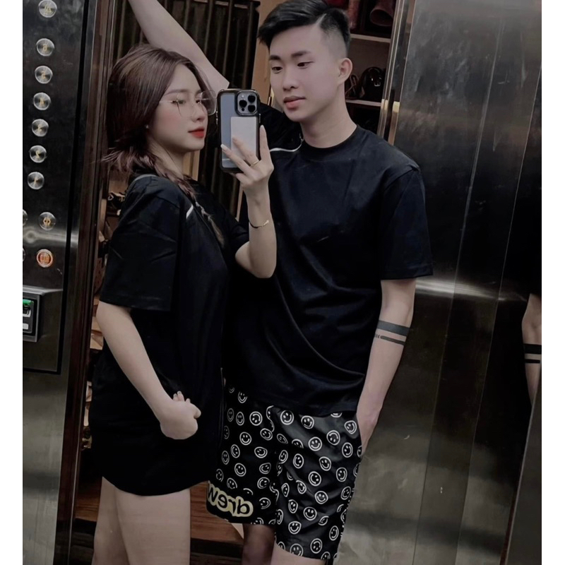 Áo phông trơn hai màu trắng đen có hoạ tiết khoá cổ đơn giản, Áo phông cổ tròn thời trang nam phong cách giới trẻ btshop