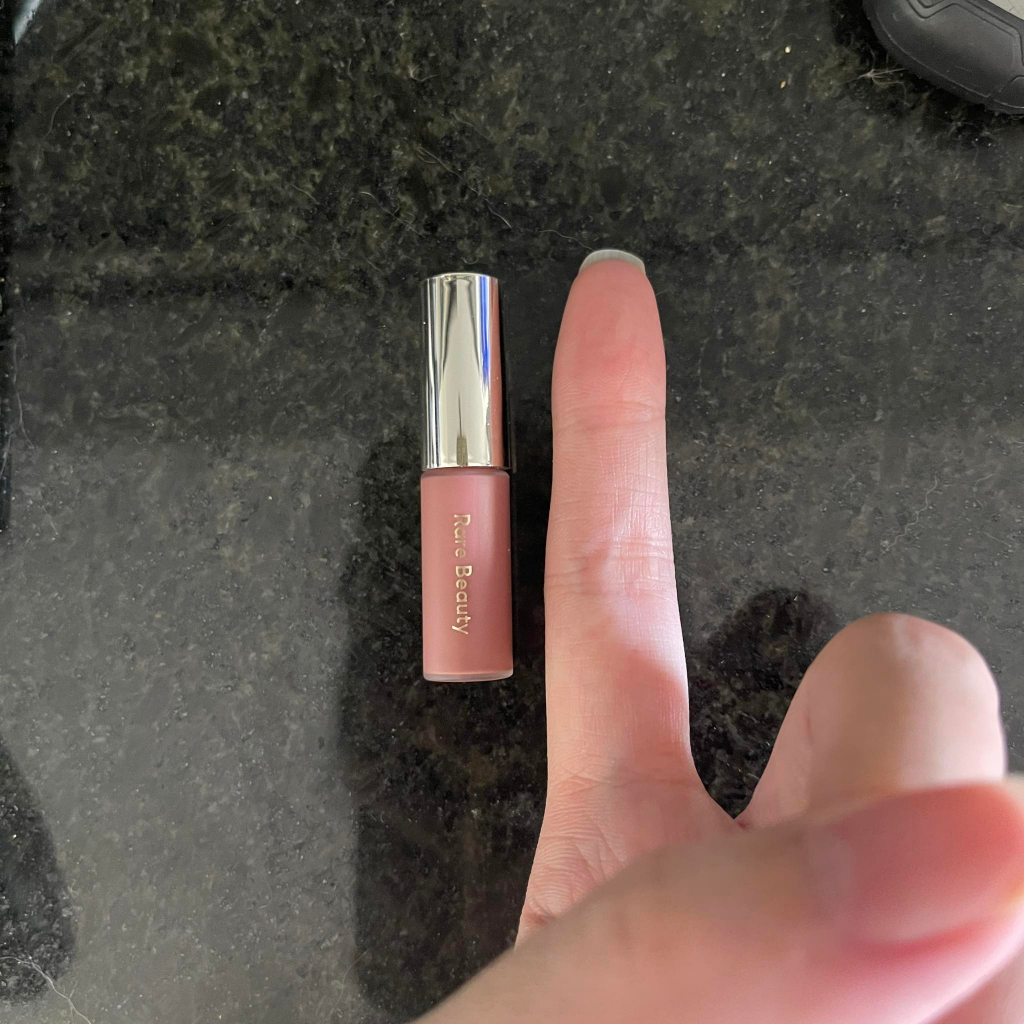 Má hồng Rare beauty sample mini 1.4ml màu Encourage