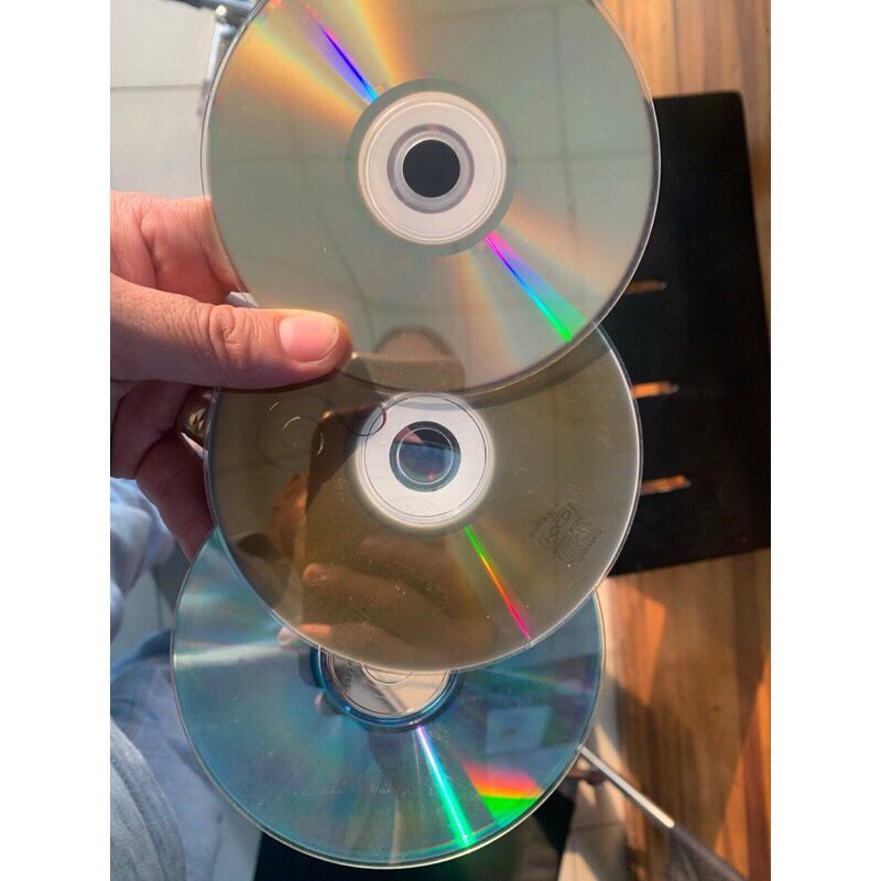 ĐĩaCD cũ trang trí trưng bày, thước 12cm.