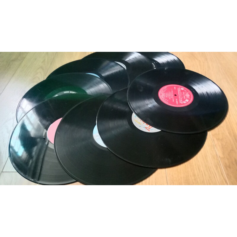 Đĩa than cũ dùng để trang trí deco, trưng bày..v..v.kích thước 30cm