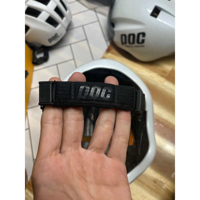 Khoá nam châm Poc new gắn mọi loại nón