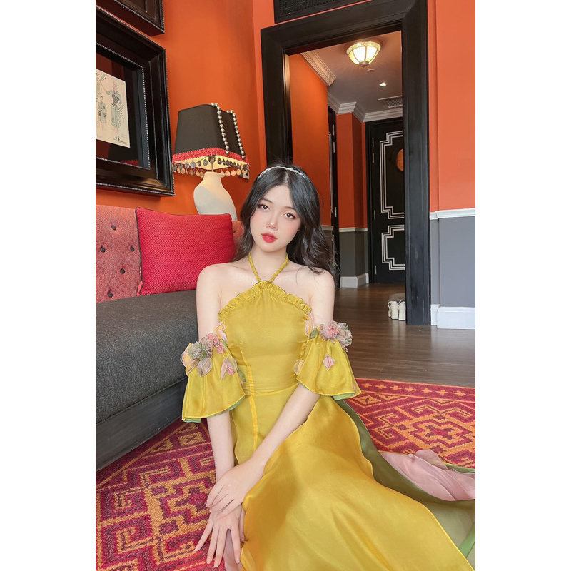 Áo dài thiết kế cách tân cổ yếm siêu hot hit mquyến rũ dành cho các cô nàng