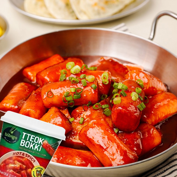 Bánh Gạo Tokbokki Nhân Phô Mai BIBIGO Hàn Quốc 125g