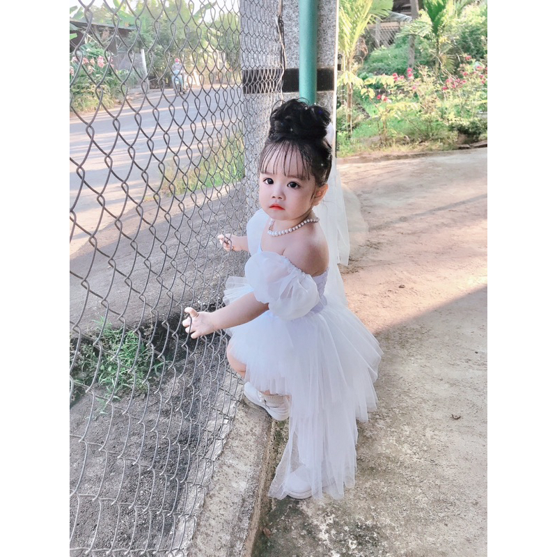 Váy cô dâu cho bé gái