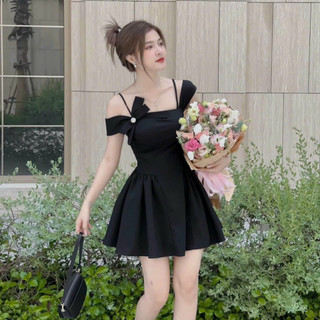 Đầm thời trang nữ mặc đi chơi chất cotton lạnh có mút trễ vai dây lệch 1 bên vai váy xoè xếp ly 2 màu đen và trắng