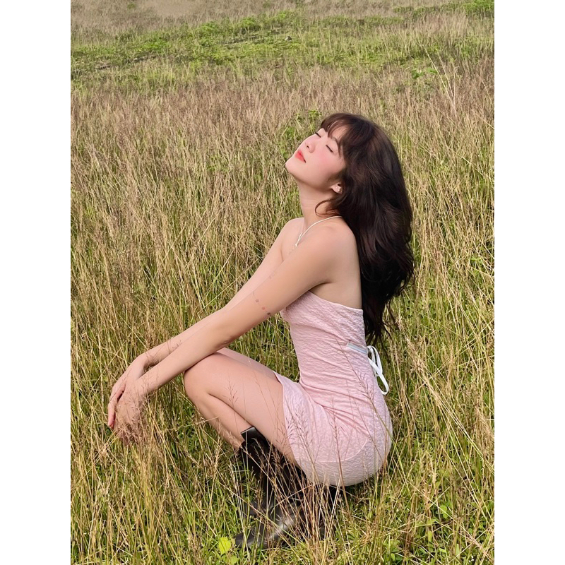 ÉMILIE - Lucia Midi Dress - Đầm ống hoa nhí dáng ôm ngắn, cột nơ sau lưng