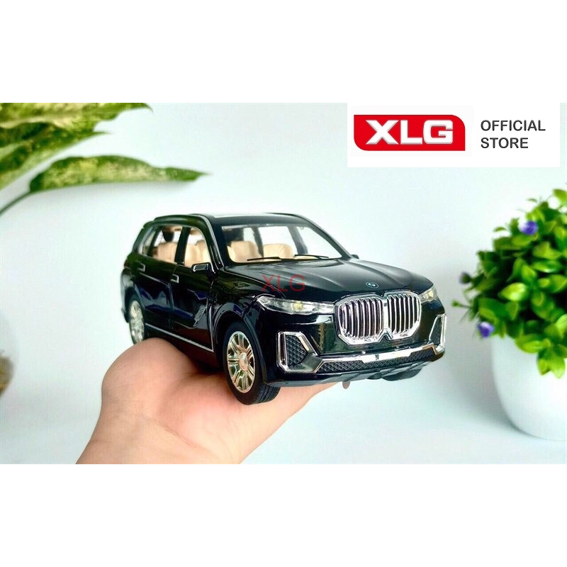 Mô hình xe ô tô BMW X7 tỷ lệ 1:24 XLG bằng hợp kim cao cấp