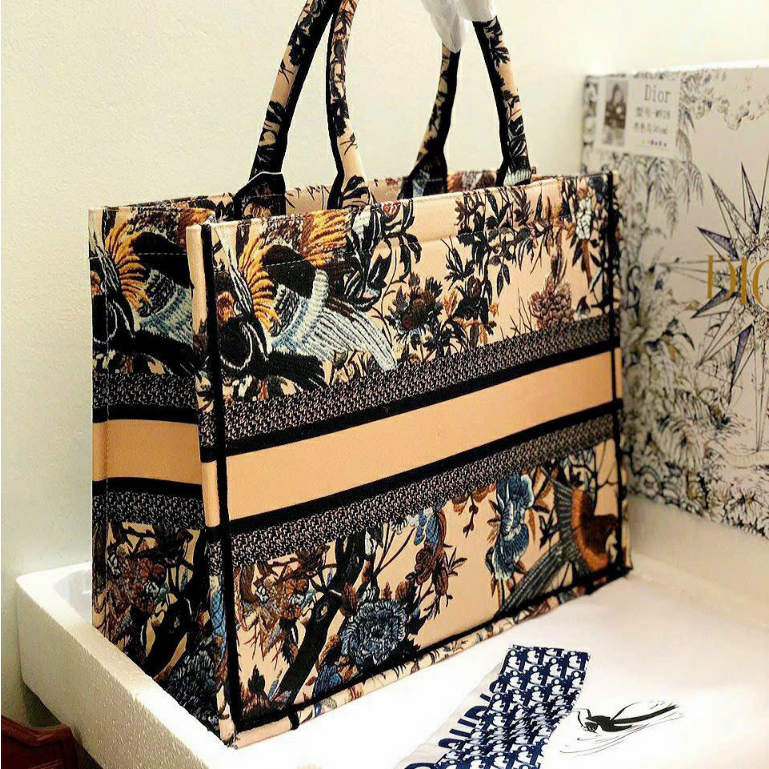 Túi Xách CD Công Sở Size 36,40 Bản Hai Mặt Phối Hoạ Tiết Hàng Cao Cấp Fullbocx Nguyên Siu Sịn Sò-9--400