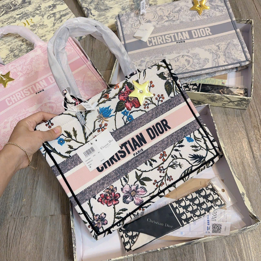 Túi Xách CD Công Sở Size 36,40 Bản Hai Mặt Phối Hoạ Tiết Hàng Cao Cấp Fullbocx Nguyên Siu Sịn Sò-9--400