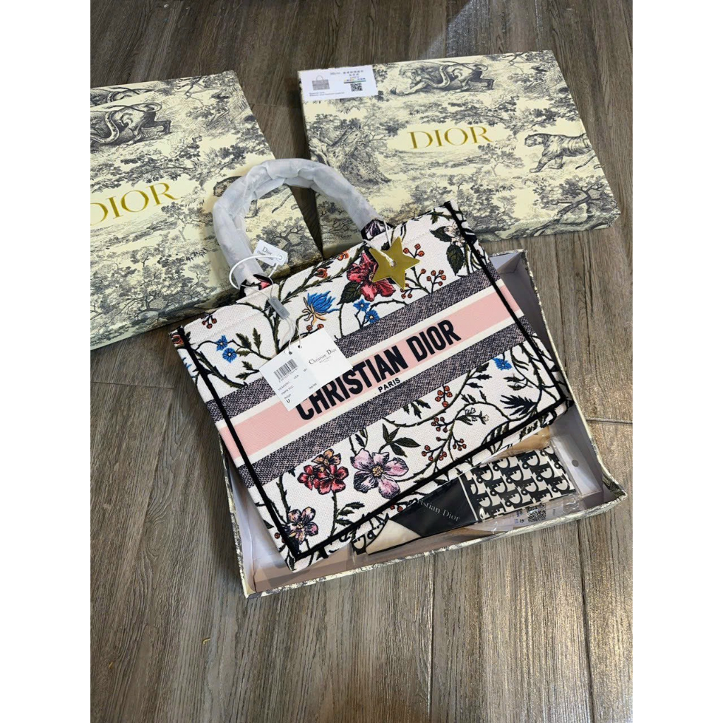 Túi Xách CD Công Sở Size 36,40 Bản Hai Mặt Phối Hoạ Tiết Hàng Cao Cấp Fullbocx Nguyên Siu Sịn Sò-9--400