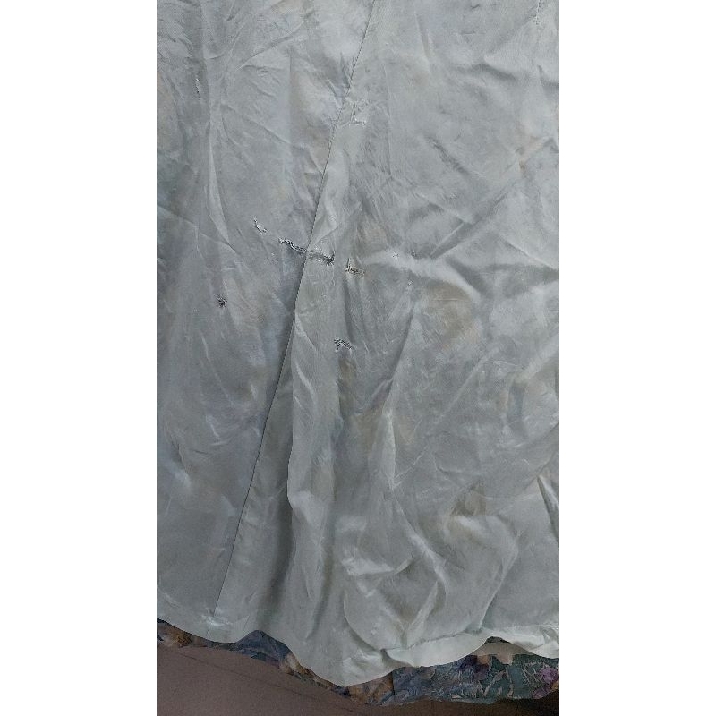 Chân váy hiệu size S eo 62 cm.