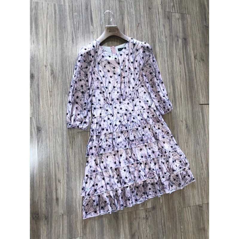 Đầm voal hoa nhung nổi xếp tầng