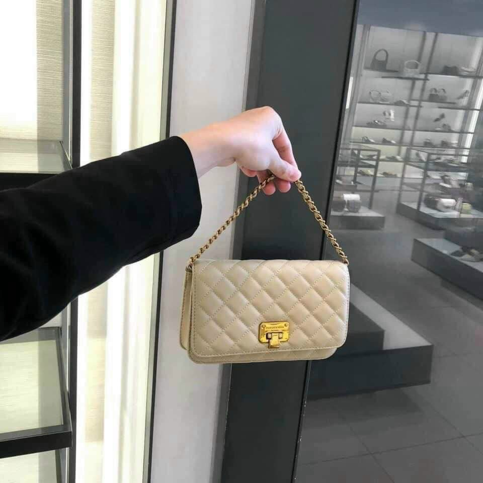 Túi CNK Quilted Cluctch đeo chéo trần trám size 20