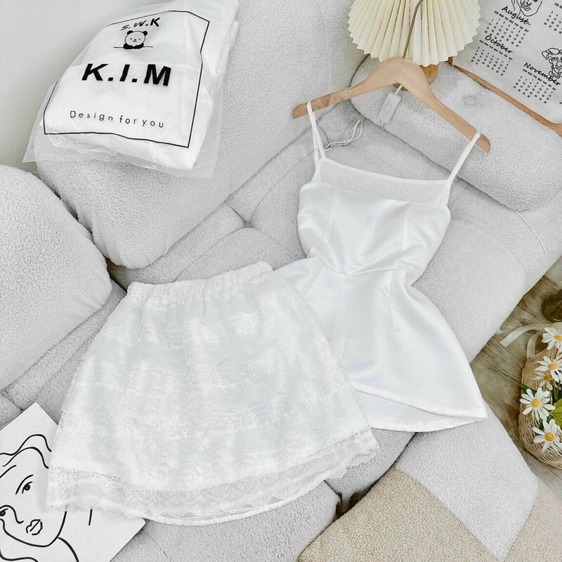 Set áo dây peplum + chân váy ren