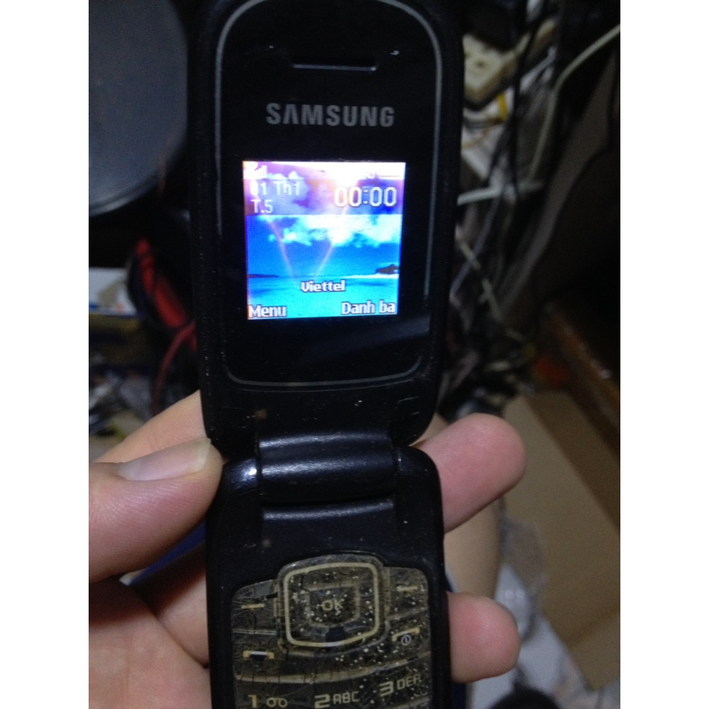 Xác SAMSUNG E1150 màn xấu, vẫn hiển thị tốt, sjm sóng tốt, phím ăn, loa trong ngoài còn ok, ae về tét thêm, kèm bin cũ