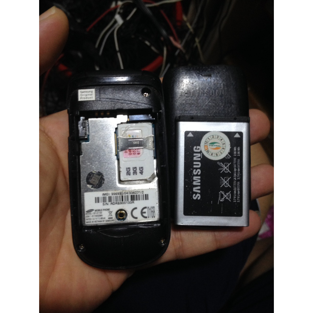 Xác SAMSUNG E1150 màn xấu, vẫn hiển thị tốt, sjm sóng tốt, phím ăn, loa trong ngoài còn ok, ae về tét thêm, kèm bin cũ