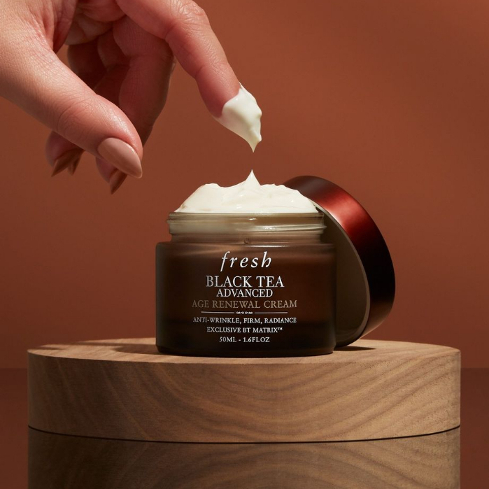 Kem Dưỡng Ẩm Siêu Chống Lão Hóa Fresh Black Tea Advanced Age Renewal Cream