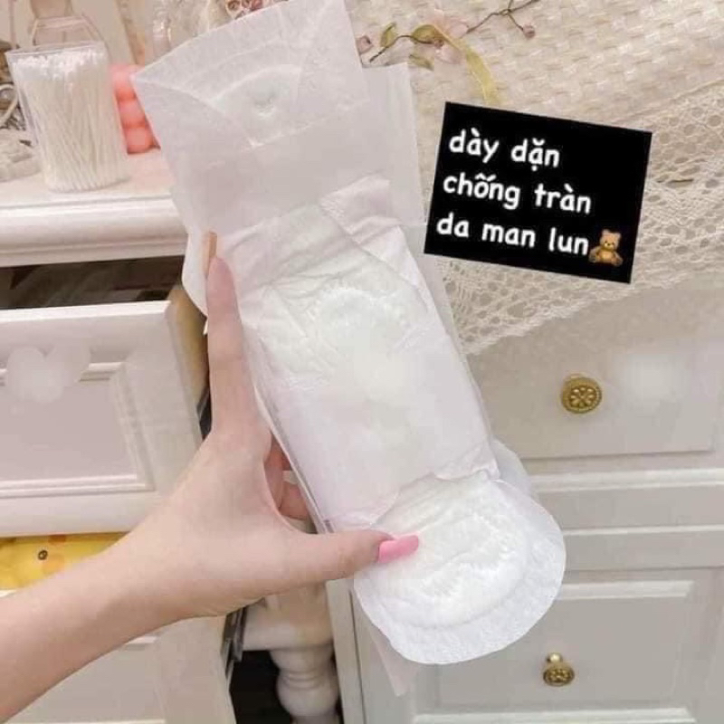 Lốc 13 Bịch Băng Vệ Sinh  ban đêm Có Cánh Laurier Fresh Thái lan