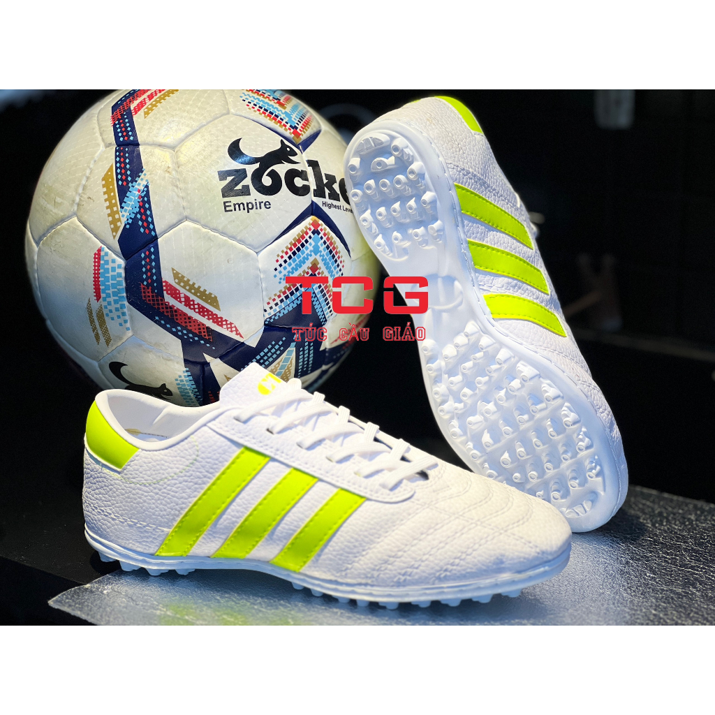 Giày đá banh quốc dân ba sọc da nhăn gót si chống trượt TCG