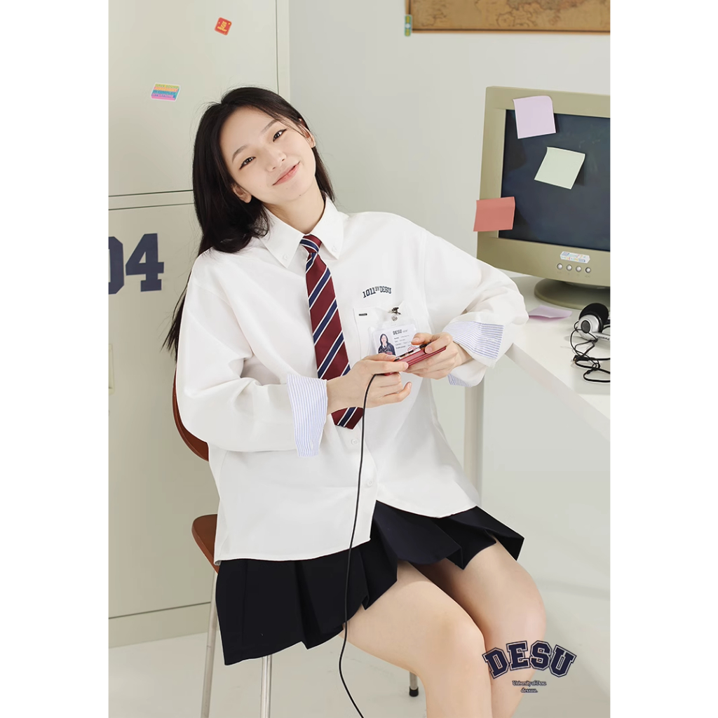 Áo sơ mi nữ DESSUU thêu hình "1011 by DESU" 2023 bộ sơ mi ngắn và dài tay (DESSUU)
