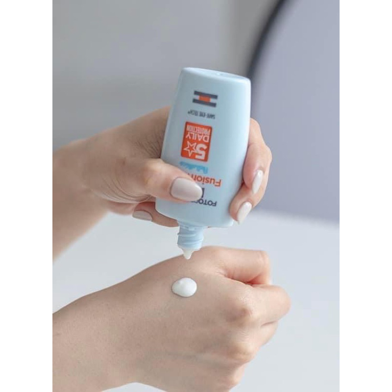 Kem chống nắng Isdin Fusion Water 50ml