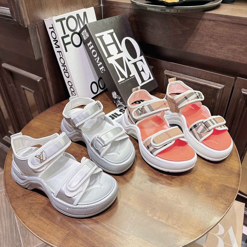 Giày sandal hai quai dán đế thô cao 5p