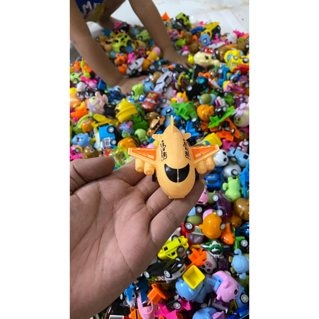 Ô tô đồ chơi mini chạy đà cót kéo lùi cực mạnh cho bé