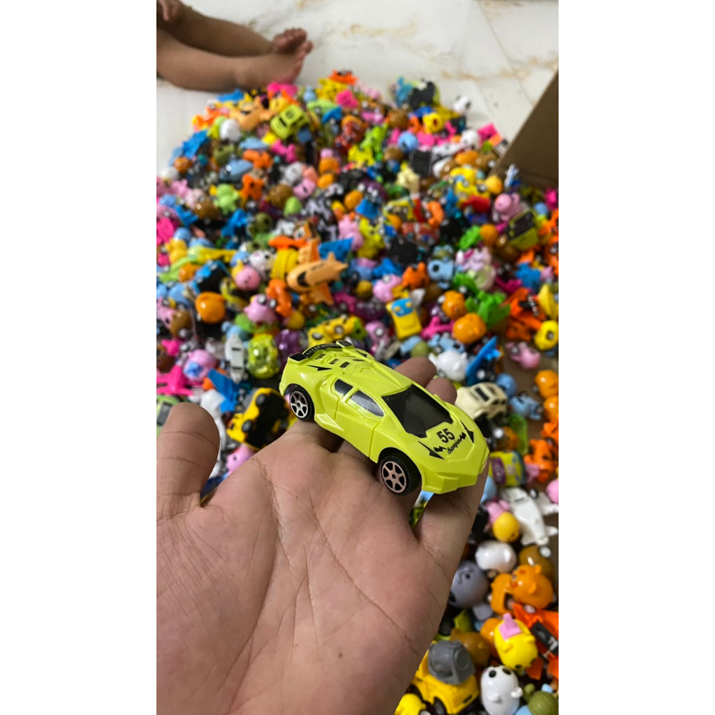 Ô tô đồ chơi mini chạy đà cót kéo lùi cực mạnh cho bé